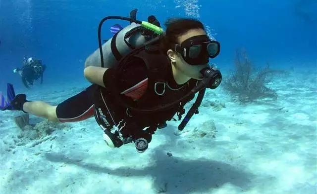 海滩棚屋逃生